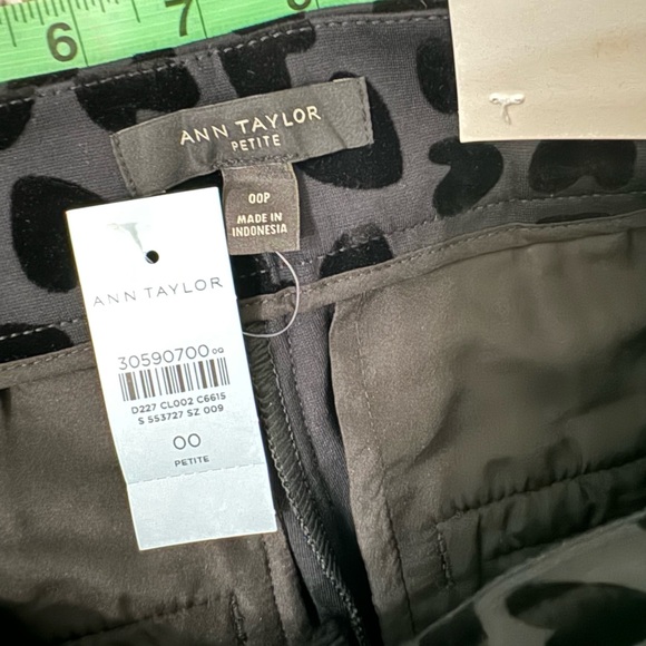 Ann Taylor Velvet Heart Patterned Black Size 00 Petite - Picture 4 of 6
